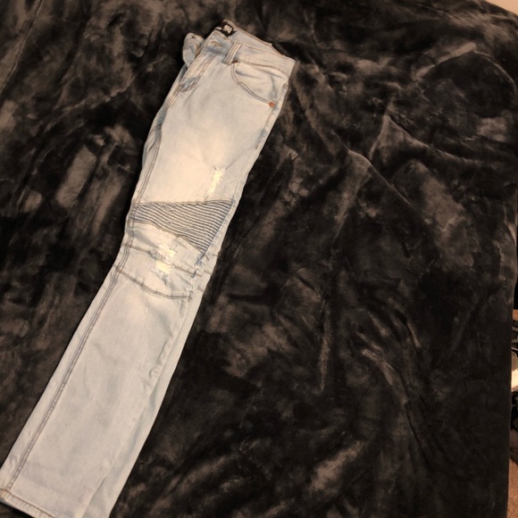 Pacsun Skinny Ripped Jeans - Picture 3 of 4